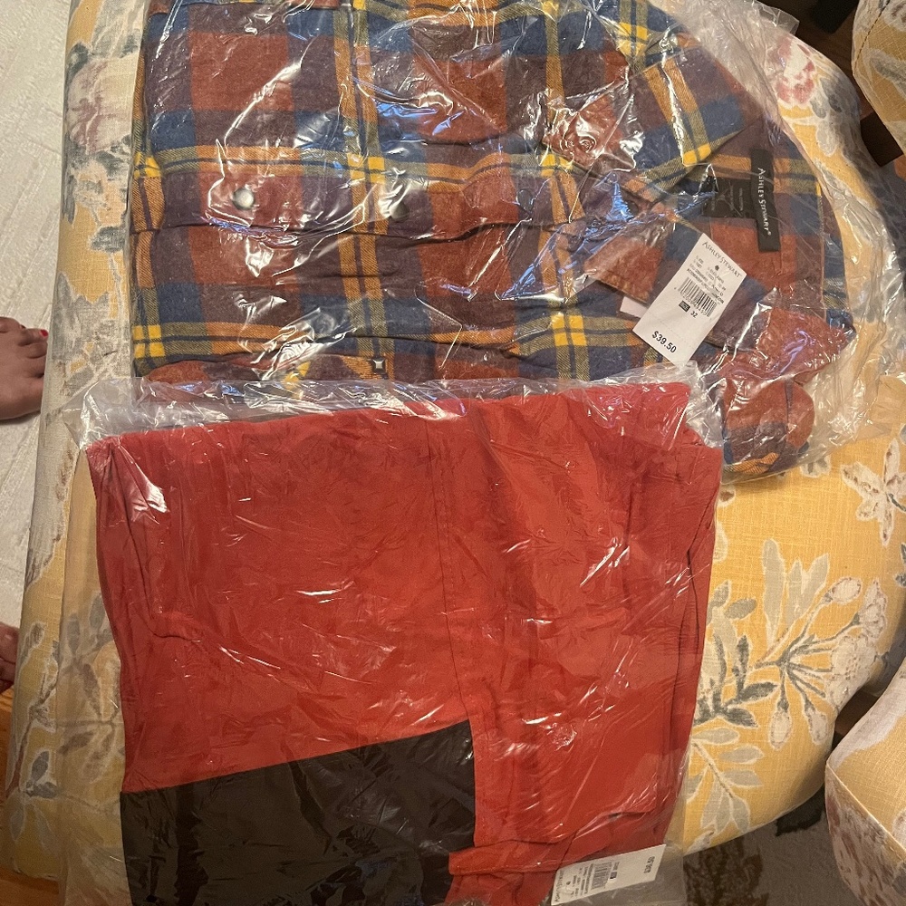 Leggings and Flannel Shirt Two-Piece Set Size 30